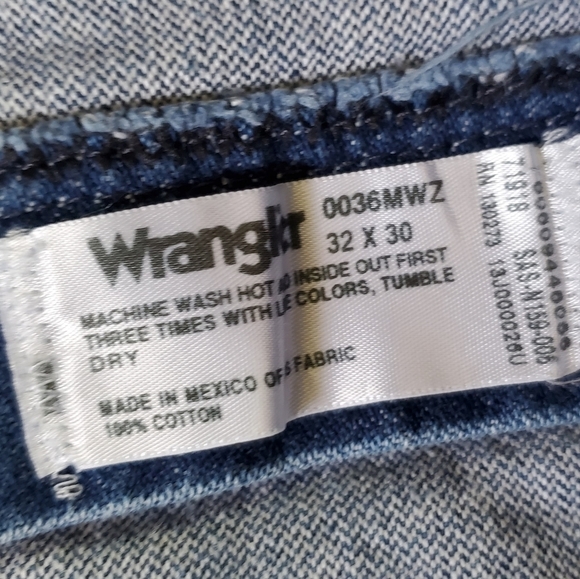 wrangler Vintage Blue Cut Off Jean Shorts 30" Waist - Picture 9 of 9